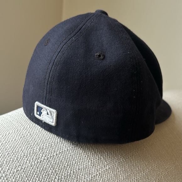 Yankee’s  toddler hat. Size: 51.1 cm - Picture 3 of 4